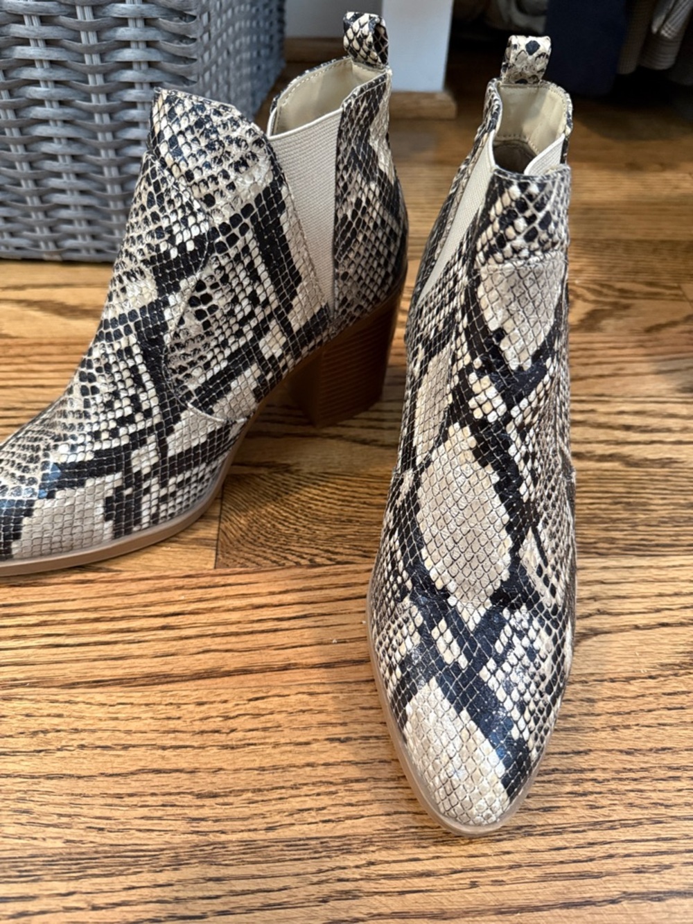 Snakeskin boots - Picture 4 of 5